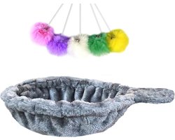 Grijze mand ligstoel hangmat bed voor katten met 5-pack hangende muizen speelgoed en elastische snaren