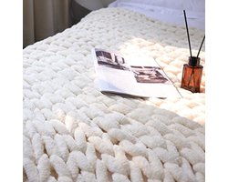 Grote gebreide deken - Dikke plaid in naturel tint - Handgemaakt en luchtig voor bank of bed