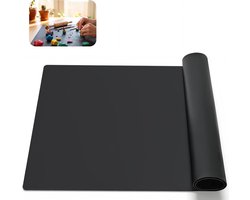 Grote siliconen knutselmat - Kan gebruikt worden als bureaubeschermer - Geschikt voor het maken van sieraden, werken met epoxyhars, schilderen, scrapbooking, enz. - Hittebestendig, antiaanbaklaag - Zwart - 40x60cmx1,5mm
