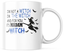 Halloween Mok met tekst: It's madam witch - blauw | Halloween Decoratie | Grappige Cadeaus | Koffiemok | Koffiebeker | Theemok | Theebeker