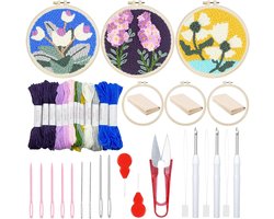 Handgemaakte Borduurset met Punchnaald, Stof voor Kleurgaren en Noodzakelijke Gereedschappen voor Volwassenen en Beginners (Witte en Paarse Bloemen)