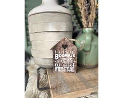 Hanger / label / met de tekst; Huisje boompje beestje Het leven is een groot feestje / Natural