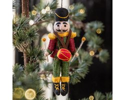 Hanger Vilt Figuurtje Kerst - De Notenkraker met Trommel - Rood/Groen/Geel/Zwart - 17cm - Handgemaakt & Fairtrade