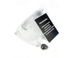 Hematiet edelsteen met grijszilveren organza cadeauzakje en betekeniskaartje