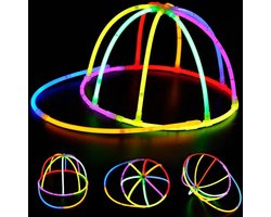 Henbrandt - Glow in the Dark Cap - Verschillende Kleuren Breaklights / Breekstaafjes - Party Feest Lichtgevende Pet voor Dance Party's en Feesten - Inclusief 14 Glowsticks en 10 Connectoren