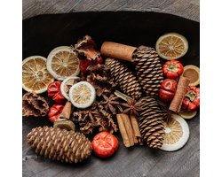 Herfst Strooidecoratie 200 gram – Potpourri - Natuurmix met Dennenappels, Gedroogde limoen schijfjes, pompoen, Kaneel & Steranijs - Gemengde natuurlijke decoratie voor herfst winter kerst