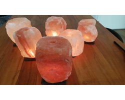 Himalaya zoutlamp Maan - zoutlamp - 1,5 kg t/m 2 kg  , incl. leisteen onderzetter ,( meubel beschermers +waxinelicht) , gebruiks aanwijzing.