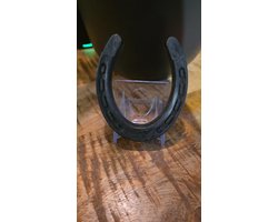 Hoefijzer gegoten in epoxy decoratie zwart metalic laserkado