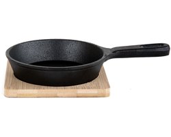HOMLA gietijzeren koekenpan met bamboe onderzetter – geschikt voor oven en gasfornuis, 21 x 12 cm