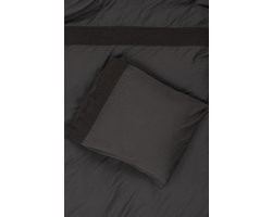 House in Style Luxe kussensloop Como Katoensatijn en linnen rand, 50 x 70 cm, Off Black