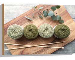 Hout - Bollen Wol in Groene Tinten op Houten Bord - 75x50 cm - 9 mm dik - Foto op Hout (Met Ophangsysteem)