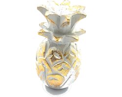 Houten Ananas - Handgemaakt - Kleur: Wit met goud - White Gold - Woonaccessoire - Woonaccessoires - Luxe - Sfeer - Christmas - Decoratief - Deco - Interieur - Landelijk - Industrieel - Chique - Goudkleurig - Pineapple - Sfeervol - Plateau - Decoratie