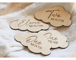 Houten Gegraveerde Wolk Baby Mijlpaalkaarten – Gepersonaliseerd Naam Bord – Baby Maand Schijfjes – Geboorte Aankondiging Fotoprop – Babyshower & Kraamcadeau