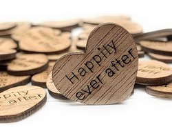 Houten hartjes Happily Ever After 10 stuks - hout - hart - happily ever after - diy - knutselen - hobby - huwelijk - bruiloft - trouwen - jubileum - valentijn - romantisch
