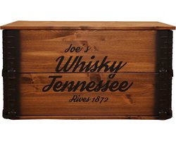 Houten kist als salontafel of bijzettafel in vintage landhuisstijl