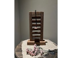 Houten luik- woondecoratie- wonen- stoer sober- sfeervol