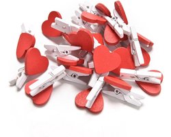 Houten rode hartjes op knijper - 40 x wasknijper met rood hart - Hang kaarten/foto's etc op - Valentijnsdag