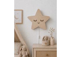 Houten Ster Wandlamp Babykamer – LED Nachtlamp Kinderkamer – Warm Wit Licht – 34 x 32,5 cm – Handgemaakt