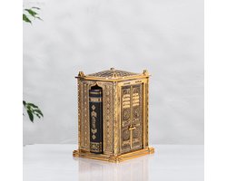 Islamitische decoratie met koran met drie heilige deuren goud