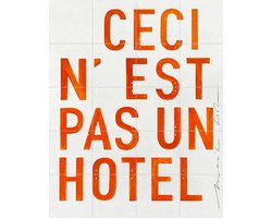 IXXI Hotel - orange, Maaike Koster & My Deer Art Shop - 80 x 100 cm - Gratis ophangtool - Grote wanddecoratie en posters - Grafisch Ontwerp