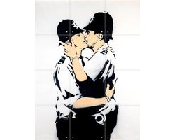 IXXI Kissing Cops, Banksy - 60 x 80 cm - Gratis ophangtool - Grote wanddecoratie en posters - Pop art, Illustraties, Speels, Street art, Woonkamer