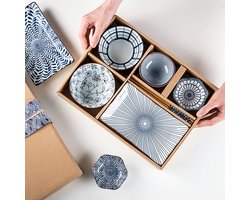 Japans servies - Set Blauw met 4 Kommen, 1 rechthoek Bord en 2x Eetstokjes - Voor serveren van Sushi, Rijst, Sausjes etc.