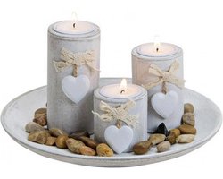 Kaarsenplateau - houten schaal - met 3 kaarsen en steentjes - met hartjes - Woondecoratie