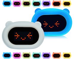 Kadoing® Beer Kinderwekker - met Gezichtsuitdrukkingen en Tikfunctie - Nachtlamp Kleuren - Slaaptrainer - Slaapwekker - Kinderspeelgoed Jongens - Speelgoed Wekker Digitaal Meisje - Wake Up Light voor Kinderen