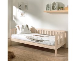 Kajuitbed Friedrich | 211,2 x 98,2 x 68 cm | Dennenhout | Milky Pine-design