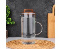 Karaf met houten deksel