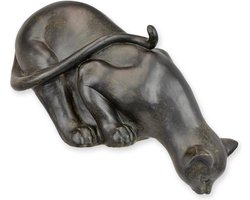 Kat beeld – polyresin bronslook – neerbuigende/onderzoekende kat sculptuur, decoratief katten beeldje voor woonkamer, vensterbank & kantoor – stijlvol woonaccessoire, realistische afwerking, cadeau voor kattenliefhebbers