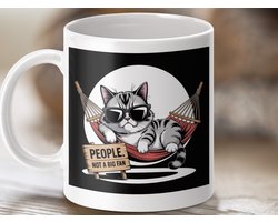 kat in hangmat, kat mok, grappige mok, anti mensen, sarcastisch, pessimistisch, kat zonnebril, grijze kat, leuk cadeau, koffie mok, katten cadeau, dierenmok, grappig katje