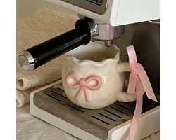 Keramische Koffiemok met Roze Strikken - Een Stukje Decoratieve Kunst