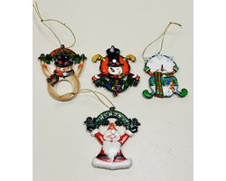 Kerst koelkastmagneten - Set van 4 stuks - Kerstman/Sneeuwpop - Polyresin - hoogte 9 x 8 x 1 cm - Kerstdecoratie - Woondecoratie - Woonaccessoires
