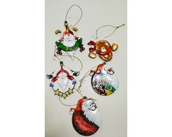 Kerst koelkastmagneten - Set van 5 stuks - Kerstmannen en beer - Polyresin - hoogte 9 x 8 x 1 cm - Kerstdecoratie - Woondecoratie - Woonaccessoires