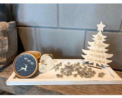 Kerstpakket dienblad wit -  zilveren kerstzeepjes (geur) - houten kerstboompje met tekst (sierlijk+ster) de liefste mensen verdienen de beste wensen - Zeepje in doosje met opdruk HOHOHO