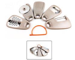 Keukengereedschapset - 5-in-1 keukengereedschapset - Dunschiller - Rasp - Flessenopener - Pizzasnijder - Knoflookmolen - Draagbare keukengereedschappen - Roestvrij staal - Ophangbaar - Geschikt voor kamperen, reizen, keuken, buiten - Khaki