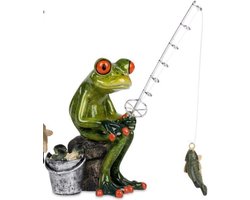 Kikker sculptuur relaxte visser zittend met vangst