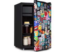 Klarstein Cool Vibe 70+ Koelkast - Inhoud: 72 Liter - 3 Etages - 2 Glazen schappen - Energie-efficiëntieklasse E - Vividart Concept: Comic Design Print - Vriesvak - Ijsblokjesvorm - 41 dB - Zwart