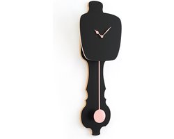 KLOQ - Wandklok met Pendule - Batterijen Inbegrepen - Wanddecoratie - Quartz Beweging - Niet-Tikkend Batterij Aangedreven - Satijn Zwart en Perzik Pastel - Small