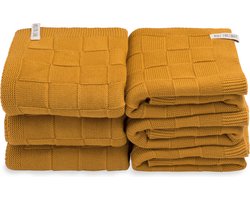 Knit Factory Gebreide Handdoek Ivy - Handdoek badkamer - Oker - Geel - 50x100 cm - Katoen