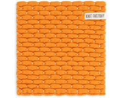 Knit Factory Gebreide Onderzetter Block - Pannenonderzetter - Hittebestendig - Onderlegger pannen - Tafel onderzetter - Opvouwbaar - Ecru/Orange - 20x20 cm - 1 stuk verpakt