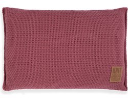 Knit Factory Jesse Sierkussen - Rechthoekig kussen - Kussen woonkamer - Bank kussen - Decoratie kussen - Stone Red - 60x40 cm - Kussenhoes inclusief kussenvulling