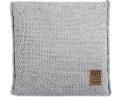 Knit Factory Jesse Sierkussen - Vierkant kussen - Kussen woonkamer - Bank kussen - Decoratie kussen - Licht Grijs - 50x50 cm - Kussenhoes inclusief kussenvulling