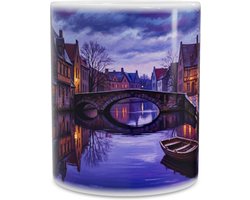 Koffiemok - Historische Gracht bij Avondschemering - Schilderij Oud-Hollandse Grachtenpanden en Boot - Keramische Mok