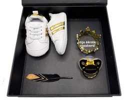 Kraamcadeau eerste sneakerbox goud, cadeau gender reveal, cadeau babyshower - kan ook rechtstreeks worden verstuurd