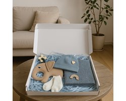 Kraamcadeau Jongen – Babyshower Cadeau & Gender Reveal Gift Box – Baby Cadeau Set met Mutsje, Sokjes, Spuugdoekje & Tutpop Blauw