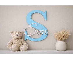 Kraamcadeau jongen - Gepersonaliseerd Naambordje - Babyblauw - Wanddecoratie - kinderkamer - Inclusief Nano Tape