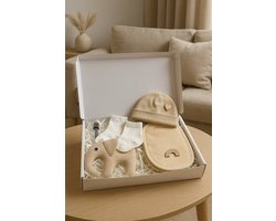 Kraamcadeau voor Jongen of meisje UNISEX– Babyshower Cadeau & Gender Reveal Gift Box – Baby Cadeau Set - Mutsje, Sokjes, Spuugdoekje & Tutpop beige