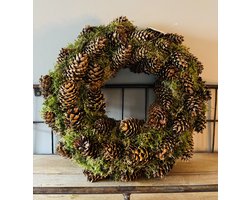 Krans Dennenappel Groen mos | 45 cm | Couronne | Dennenappels | Kerstmis | Kerst | Naturel | Brown | Bruin | Woonkrans | Woonaccessoires | Woonaccessoire | Woning | Woon | Sfeer | Interieur | Inrichting | Decoratief | Decoratie | Deco | Landelijk